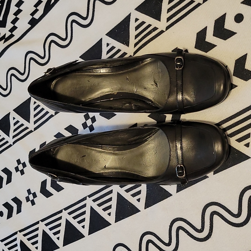 Shoes - Picture 3 of 4